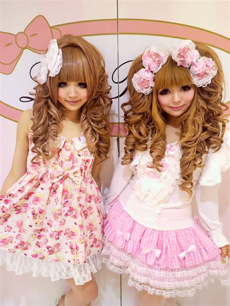 Pin By She Yai On Pretty Pictures Of Females Gyaru Fashion Gyaru Japanese Fashion