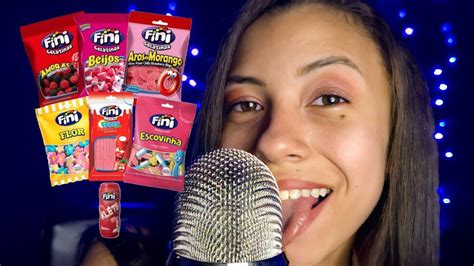 ASMR PORTUGUÊS EXPERIMENTANDO DOCES DA FINI eating candy Sussurros