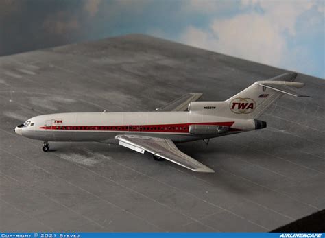 Revell Boeing 727-100 #28208 – Airlinercafe