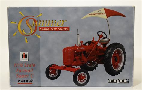 116 Farmall Super C Tractor With Wide Front And Umbrella Summer Toy