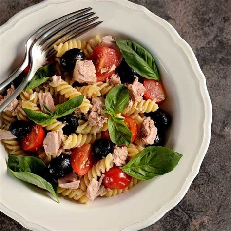 Receita de salada de macarrão atum light prática