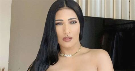 look nude Simaria é criticada na Disney Quer aparecer