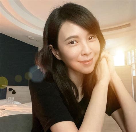 天心曬當年「5女神泳裝辣照」 粉絲驚嘆：有人知道中間是誰嗎？ Beanfun