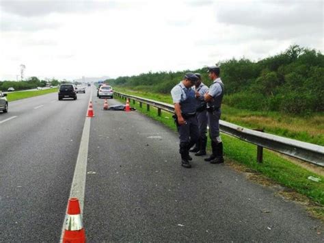 G1 Motorista dorme ao volante mata um e atropela três em acidente em