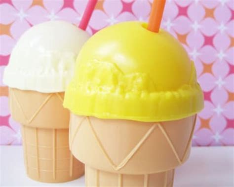 Vintage Novelty Plastic Ice Cream Cups