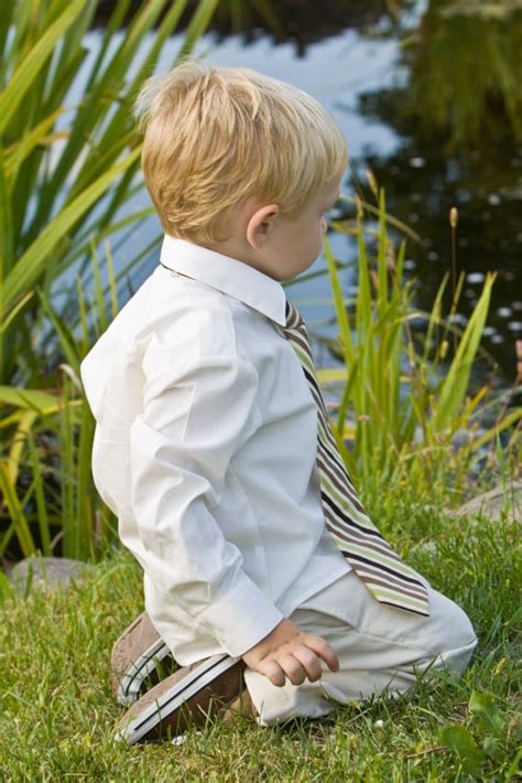 What to Wear to a Funeral: Dressing Your Kids for a Funeral