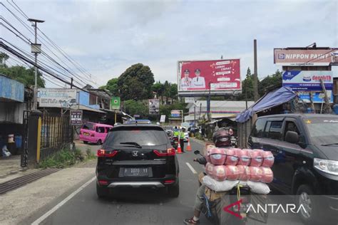 Polisi Berlakukan Satu Arah Jalan Menuju Bogor Urai Kemacetan Antara News