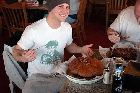 Man vs. Burger: The Fuddruckers Five-Pound Challenge