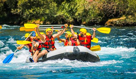 Te gustaría aprender rafting Podrás hacerlo gratuitamente en el río