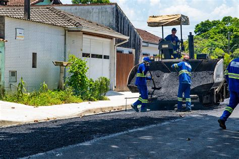 Prefeitura De Bertioga Avan A Pavimenta O Em Mais Tr S Ruas Do