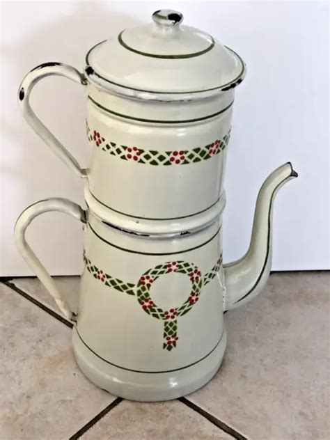 ANCIENNE GRANDE CAFETIÈRE Complète En Tole Émaillée Décors En Relief