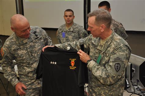 Fort Bragg Commanding General Visits Schofield Barracks Article The United States Army