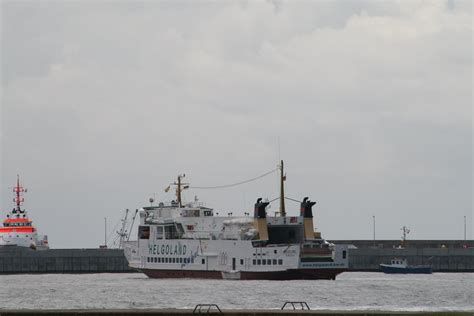 F Hre Helgoland Auf Der Reede Vor Helgoland Autof Hre De Flickr