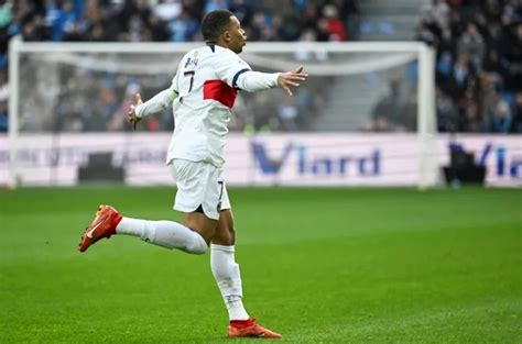 Kartu Merah Nodai Kemenangan Psg Atas Le Havre Ac Di Liga Prancis