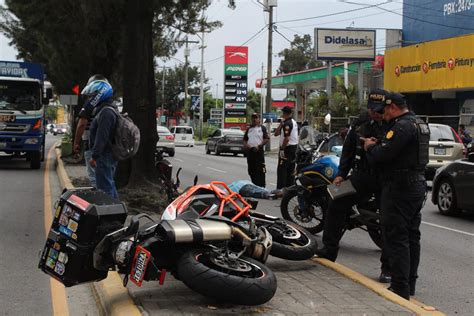 Bomberos Voluntarios on Twitter Un peatón fue atropellado por una