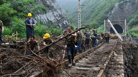 Lluvias Torrenciales Causan Decenas De Muertes Y Devastan Amplias Zonas