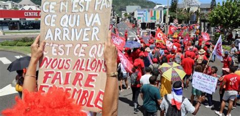 PROTESTOS NA FRANÇA pelo quinto dia franceses vão às ruas protestar