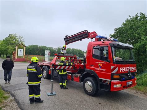 Verkehrsunfall Fahrzeugbergung Mit Ladekran Ff Oberwaltersdorf