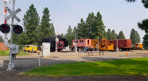 The Train Mountain Museum In Oregon Has The World's Longest Miniature ...