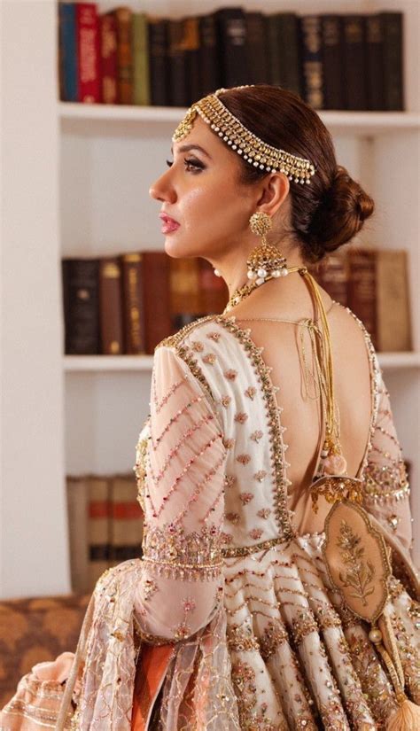 Mairah Khan Latest Bridal Photoshoot For Mnr”set The Fire In Fashion