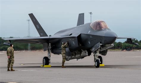Canada Buys 88 F 35 Fighter Jets From Lockheed Martin