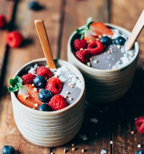 Smoothie bowl de arándanos quinoa y lúcuma Delicias Kitchen Receta