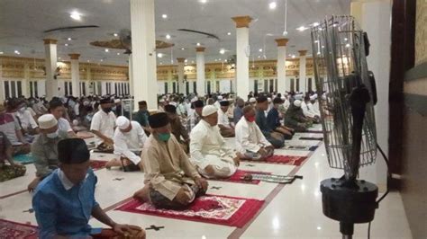 Bacaan Niat Shalat Tarawih Dan Witir Lengkap Tata Cara Pelaksanaannya