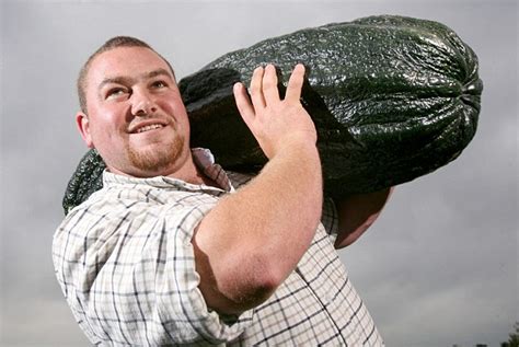 Pensioner Peter Glazebrook Grows World S Biggest Ever Onion Daily