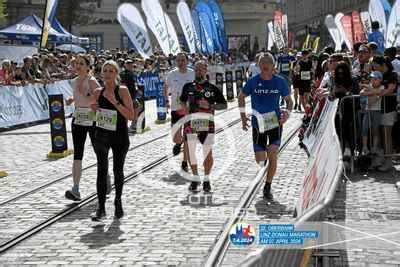 22 Oberbank Linz Donau Marathon Hauptläufe und Staffel Foto Viertbauer