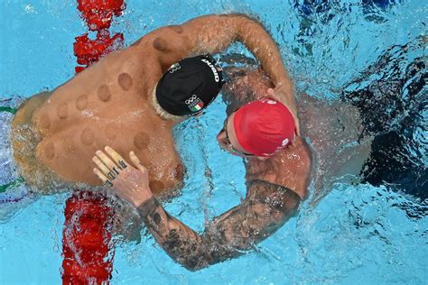 Nicolò Martinenghi trionfa con la medaglia d oro la coppettazione e i