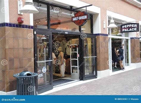 Miami,august 9th:Bayside Shopping Center Store from Miami in Florida ...