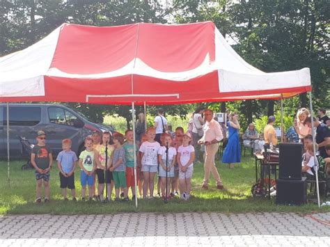 Fotorelacja z pikniku rodzinnego Szkoła podstawowa w Mykanowie