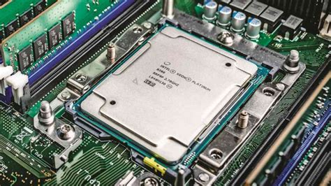 Intel Xeon Platinum 8284: 240-Watt-Prozessor kostet über 15.000 US ...