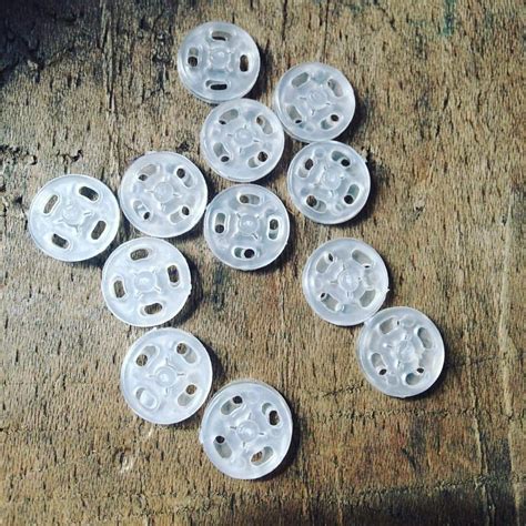 White Round Plastic Press Button For Garments Size Dimension Mm