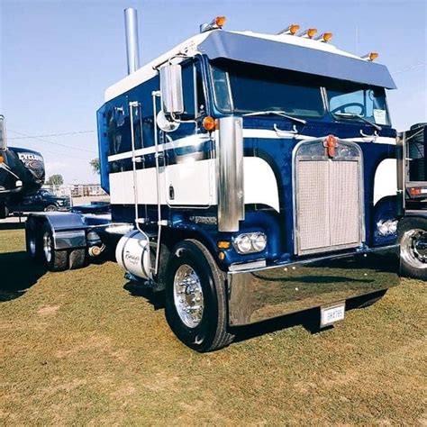 Pin By Urs Jocham On Super Fotos Von Kenworth Trucks Usa Big Trucks