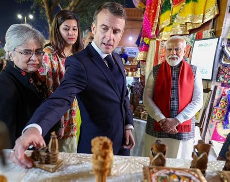 Pm Modi Hosts Republic Day Chief Guest French President Macron In Pink