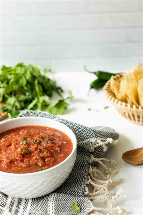 Simple, Delicious Homemade Salsa Recipe - Kelley Nan