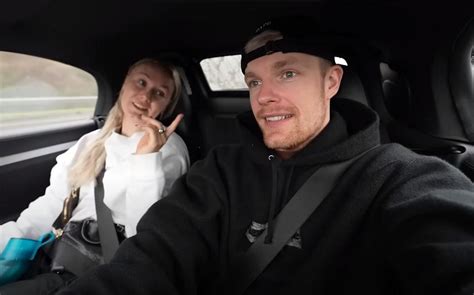 Enzo Knol En Vriendin Myron Aan De Kant Gezet In Drenthe Na ‘asociaal