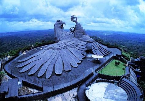 Worlds Largest Jatayu Bird Statue Is In India Tourists Place