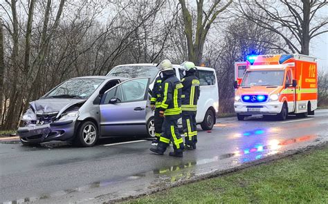 Unfall Krefeld Eine Tote Sieben Verletzte Bei Karambolage