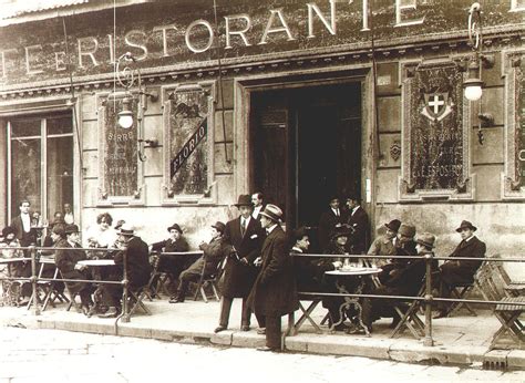 Gran Caffè Gambrinus alla scoperta del locale letterario