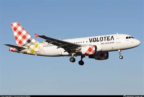 EC MTN Volotea Airlines Airbus A319 112 Photo By Florencio Martin