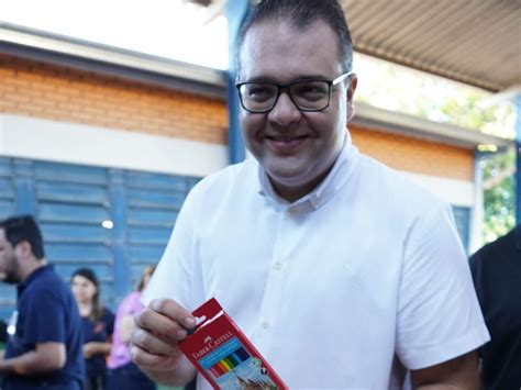 Prefeitura Distribui 33 Mil Kits Escolares Para Alunos Da Reme