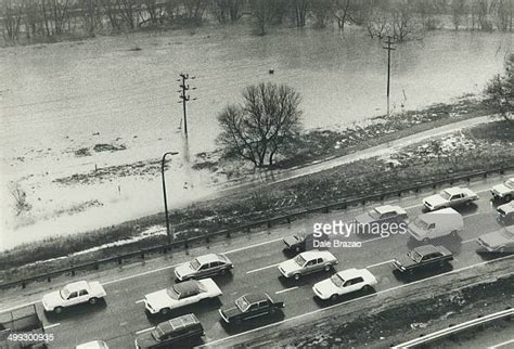 Don Valley Parkway Traffic Photos And Premium High Res Pictures Getty