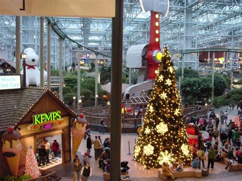 Christmas Mall Decoration Ideas That May Attract people