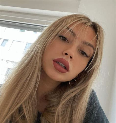 Pin By SarahCMZ On Cheveux Bangs With Medium Hair Haircuts Straight Hair Blonde Hair Inspiration