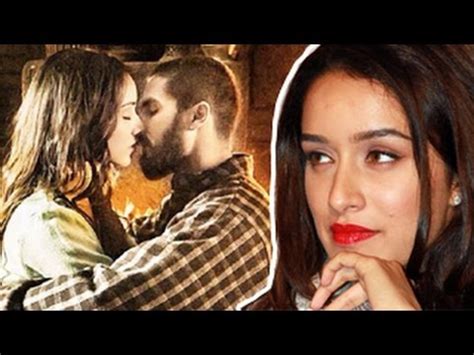 Shraddha Kapoor S SUPER HOT KISS With Shahid Kapoor In Haider YouTube