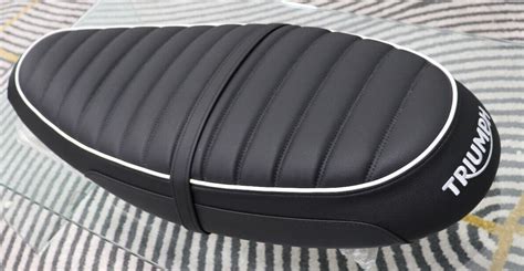 New Triumph Bonneville T100 T120 Comfort Seat Black A2306447のebay公認海外通販｜セカイモン