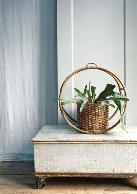 Mid Century Modern Wall Planter This Plant Stand Is A Simple Build