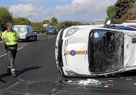 Tres vehículos implicados en un accidente en la autovía de Llucmajor